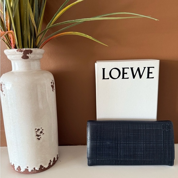 LOEWE Black Continental Wallet-Timeless Luxury!🖤✨ - Picture 1 of 9